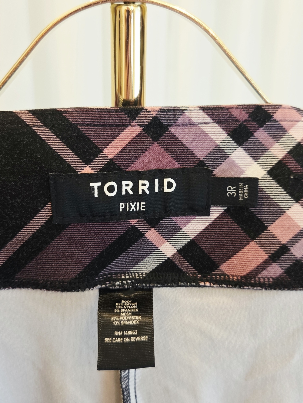 Torrid Pixie Pant Plaid Black & Pink Size 3R Very Good [10175] - Picture 3 of 4